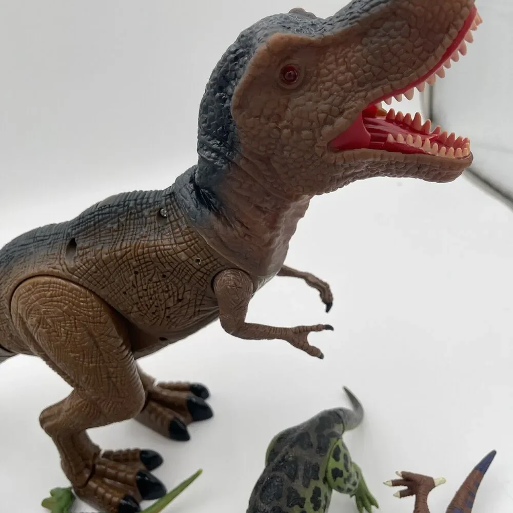 Dinosaur Varied LOT Of 13 figures unbranded toys. All Types Different Sizes